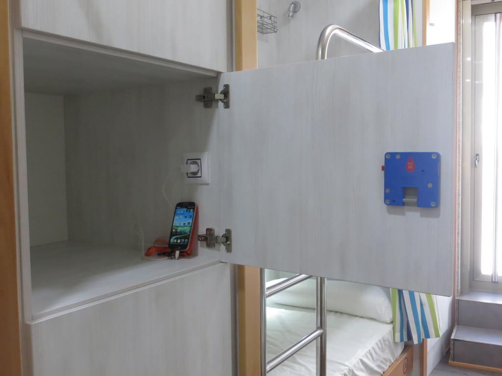 Bunk Bed Mixed Dormitory Room,796734438:JPEG